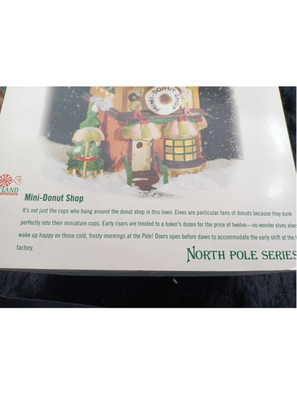 Dept 56 North Pole Elf Land MINI-DONUT SHOP #56702 brand new NIB with light cord - Picture 4 of 7
